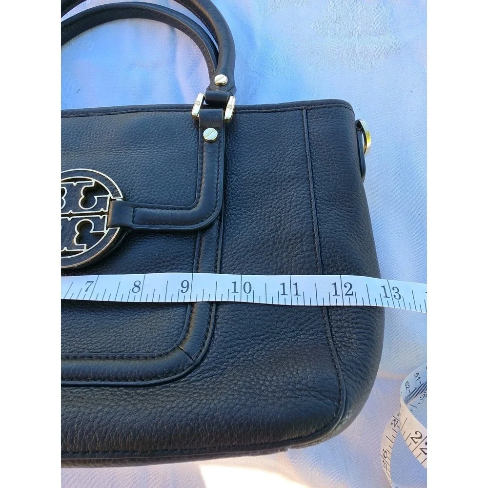 Tory Burch Black Pebbled Hand Bag Logo Accent Gold Hardware Inner Pockets